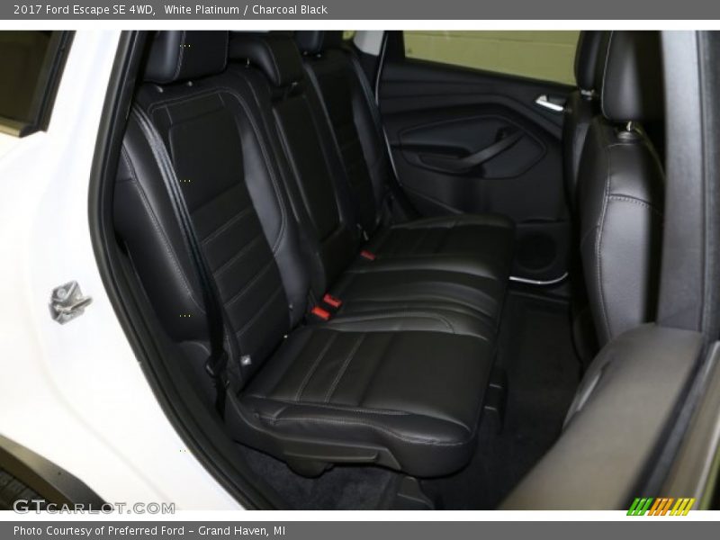 White Platinum / Charcoal Black 2017 Ford Escape SE 4WD