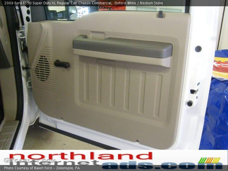 Oxford White / Medium Stone 2009 Ford F350 Super Duty XL Regular Cab Chassis Commercial