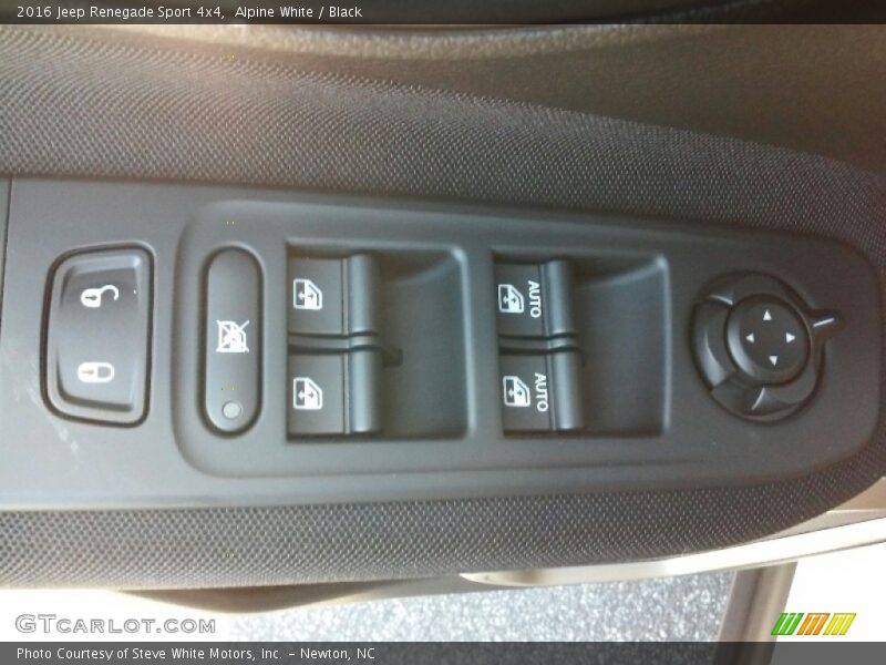 Alpine White / Black 2016 Jeep Renegade Sport 4x4