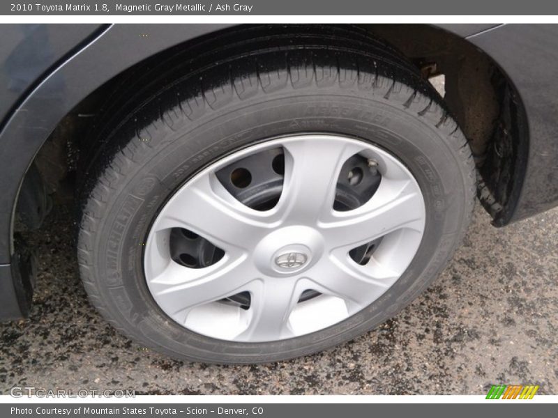 Magnetic Gray Metallic / Ash Gray 2010 Toyota Matrix 1.8