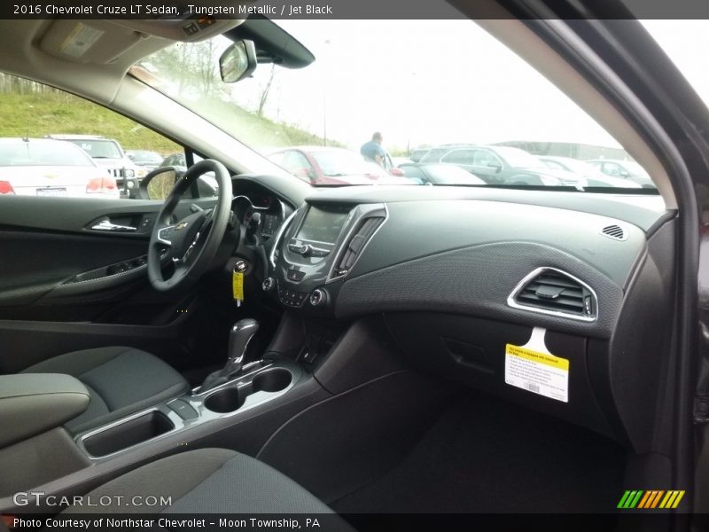 Tungsten Metallic / Jet Black 2016 Chevrolet Cruze LT Sedan