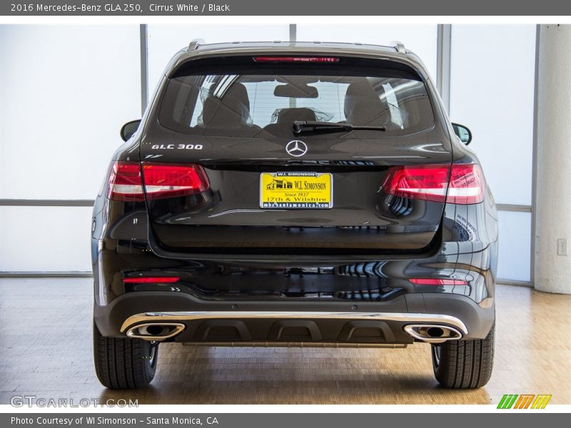 Cirrus White / Black 2016 Mercedes-Benz GLA 250