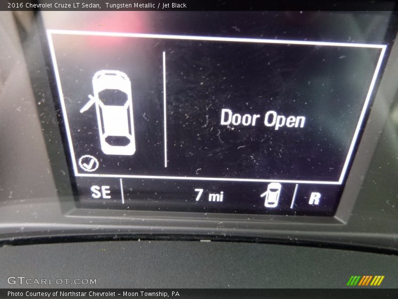 Tungsten Metallic / Jet Black 2016 Chevrolet Cruze LT Sedan