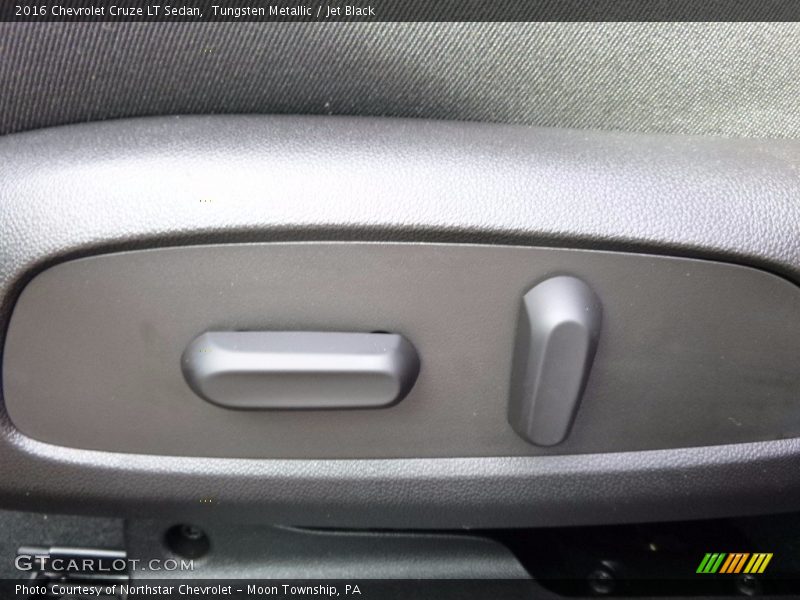 Tungsten Metallic / Jet Black 2016 Chevrolet Cruze LT Sedan