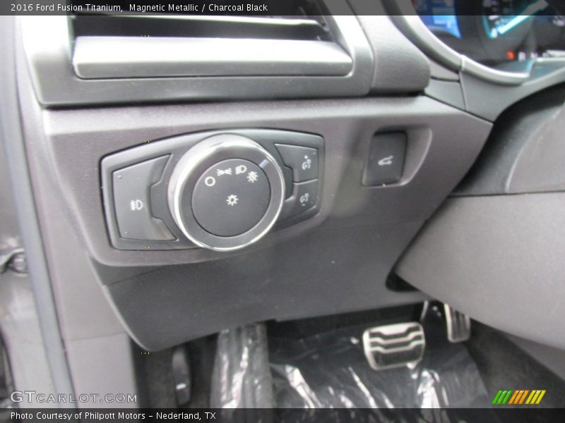 Magnetic Metallic / Charcoal Black 2016 Ford Fusion Titanium