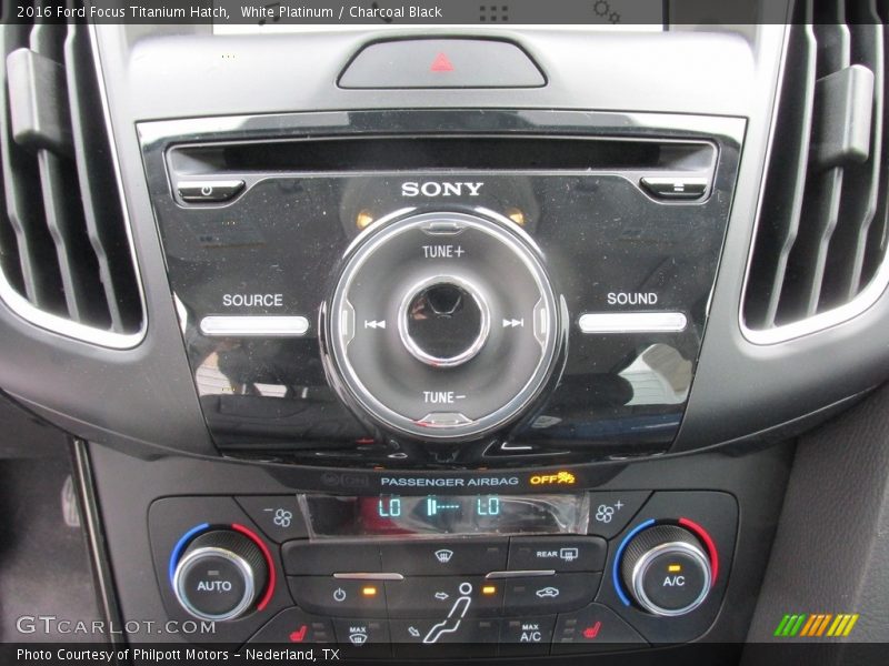 White Platinum / Charcoal Black 2016 Ford Focus Titanium Hatch