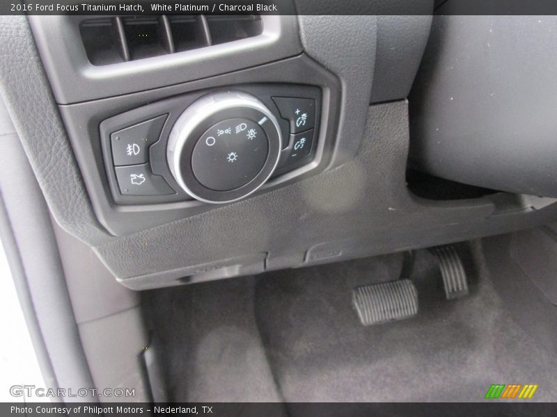White Platinum / Charcoal Black 2016 Ford Focus Titanium Hatch
