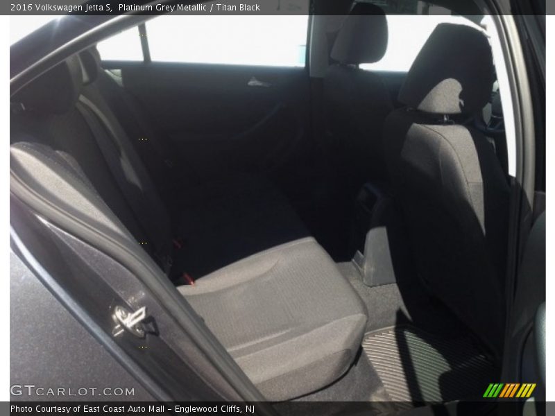 Platinum Grey Metallic / Titan Black 2016 Volkswagen Jetta S