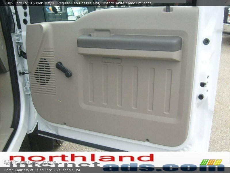 Oxford White / Medium Stone 2009 Ford F550 Super Duty XL Regular Cab Chassis 4x4