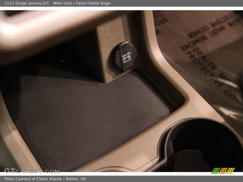 White Gold / Pastel Pebble Beige 2010 Dodge Journey SXT