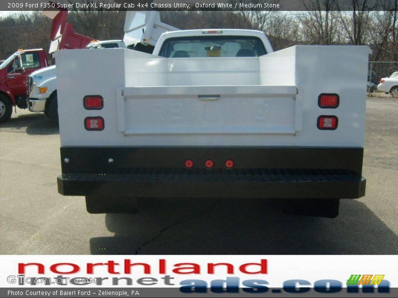 Oxford White / Medium Stone 2009 Ford F350 Super Duty XL Regular Cab 4x4 Chassis Utility