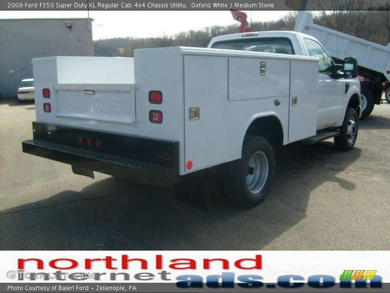 Oxford White / Medium Stone 2009 Ford F350 Super Duty XL Regular Cab 4x4 Chassis Utility