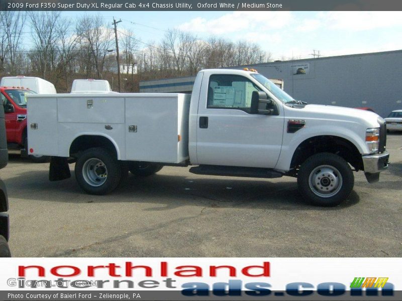 Oxford White / Medium Stone 2009 Ford F350 Super Duty XL Regular Cab 4x4 Chassis Utility