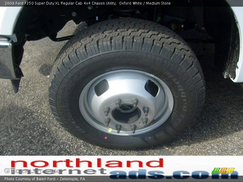 Oxford White / Medium Stone 2009 Ford F350 Super Duty XL Regular Cab 4x4 Chassis Utility