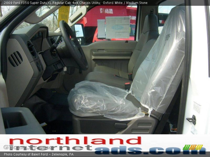 Oxford White / Medium Stone 2009 Ford F350 Super Duty XL Regular Cab 4x4 Chassis Utility