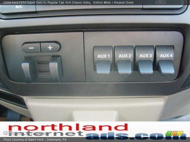Oxford White / Medium Stone 2009 Ford F350 Super Duty XL Regular Cab 4x4 Chassis Utility