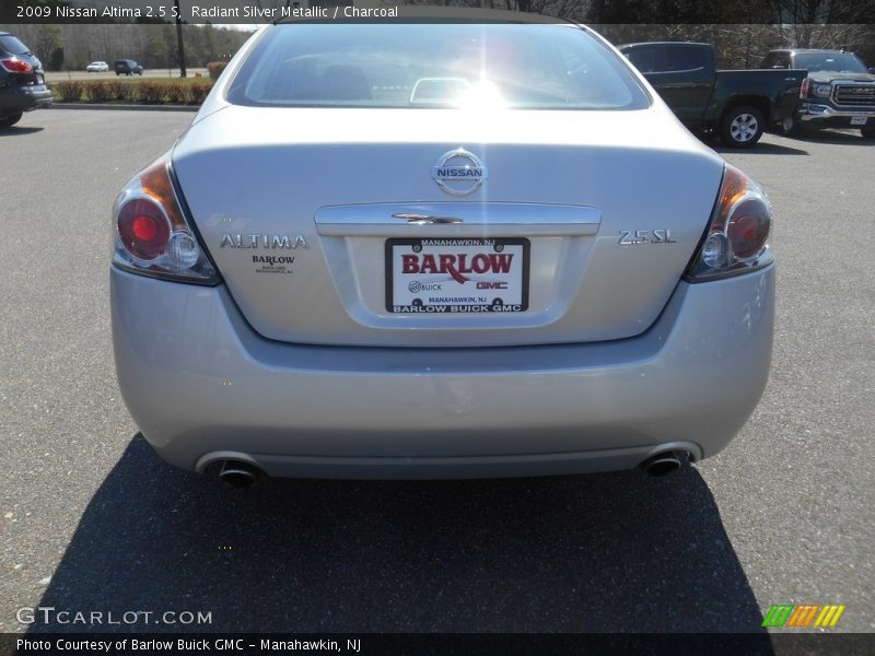 Radiant Silver Metallic / Charcoal 2009 Nissan Altima 2.5 S