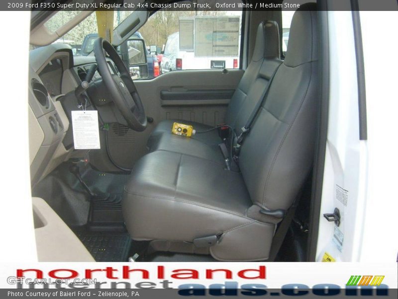 Oxford White / Medium Stone 2009 Ford F350 Super Duty XL Regular Cab 4x4 Chassis Dump Truck