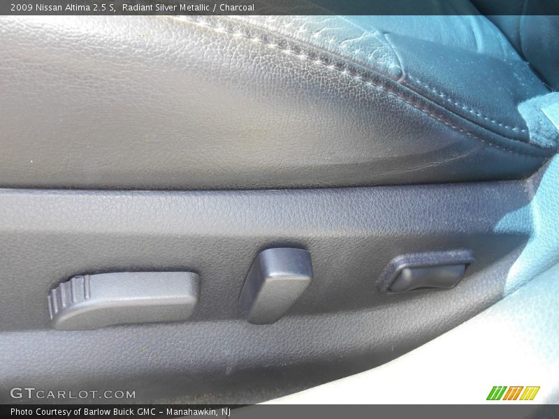 Radiant Silver Metallic / Charcoal 2009 Nissan Altima 2.5 S