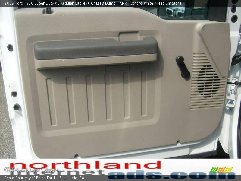Oxford White / Medium Stone 2009 Ford F350 Super Duty XL Regular Cab 4x4 Chassis Dump Truck
