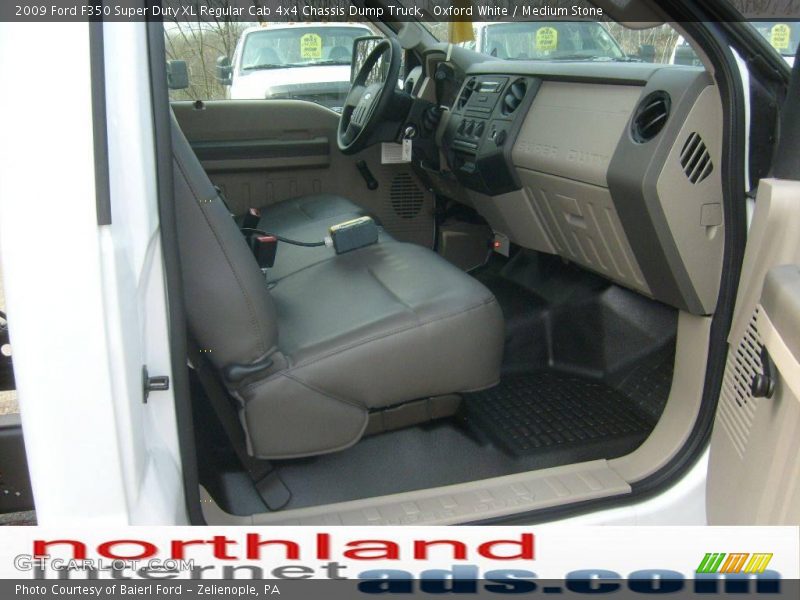 Oxford White / Medium Stone 2009 Ford F350 Super Duty XL Regular Cab 4x4 Chassis Dump Truck