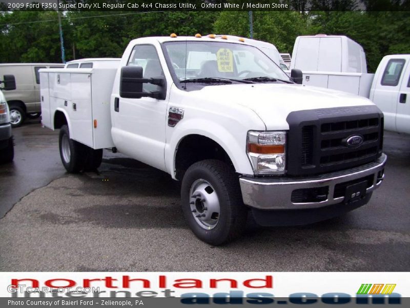 Oxford White / Medium Stone 2009 Ford F350 Super Duty XL Regular Cab 4x4 Chassis Utility
