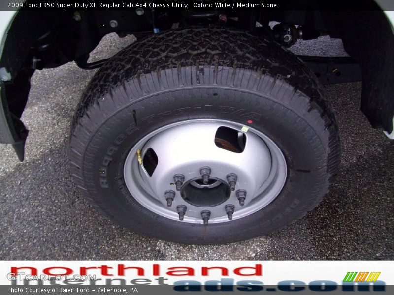 Oxford White / Medium Stone 2009 Ford F350 Super Duty XL Regular Cab 4x4 Chassis Utility