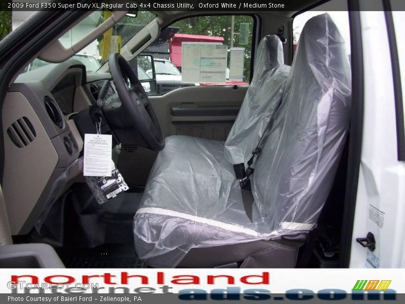 Oxford White / Medium Stone 2009 Ford F350 Super Duty XL Regular Cab 4x4 Chassis Utility