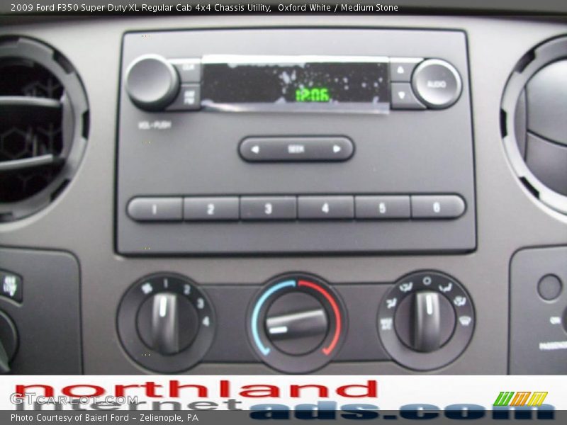 Oxford White / Medium Stone 2009 Ford F350 Super Duty XL Regular Cab 4x4 Chassis Utility