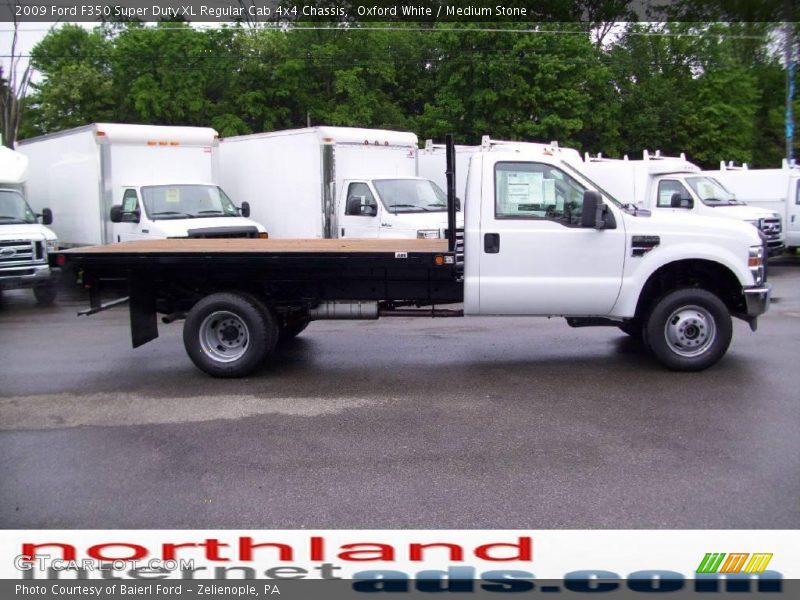 Oxford White / Medium Stone 2009 Ford F350 Super Duty XL Regular Cab 4x4 Chassis