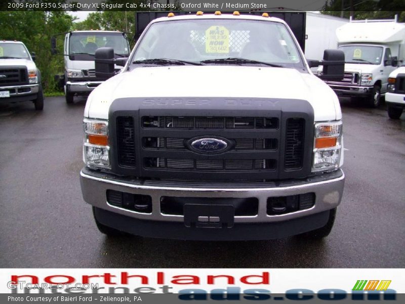 Oxford White / Medium Stone 2009 Ford F350 Super Duty XL Regular Cab 4x4 Chassis