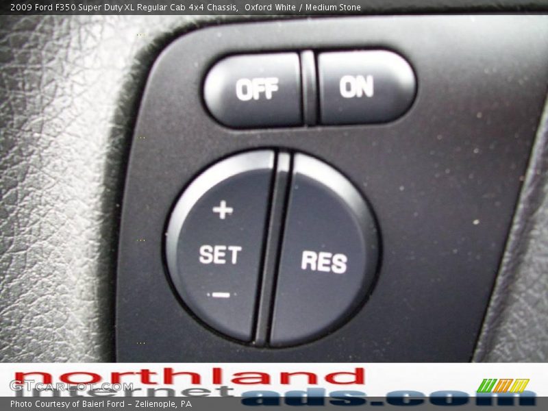 Oxford White / Medium Stone 2009 Ford F350 Super Duty XL Regular Cab 4x4 Chassis