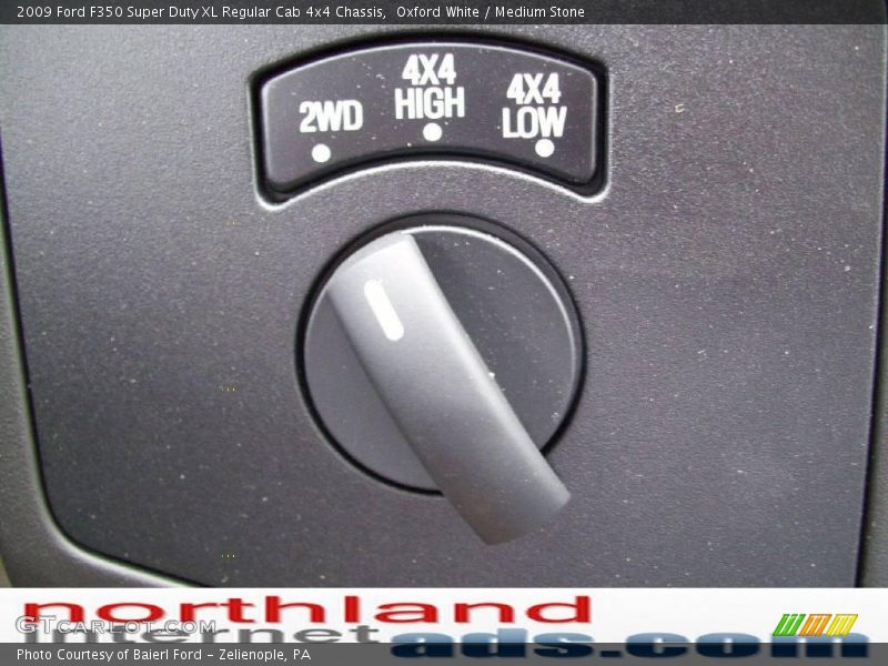 Oxford White / Medium Stone 2009 Ford F350 Super Duty XL Regular Cab 4x4 Chassis