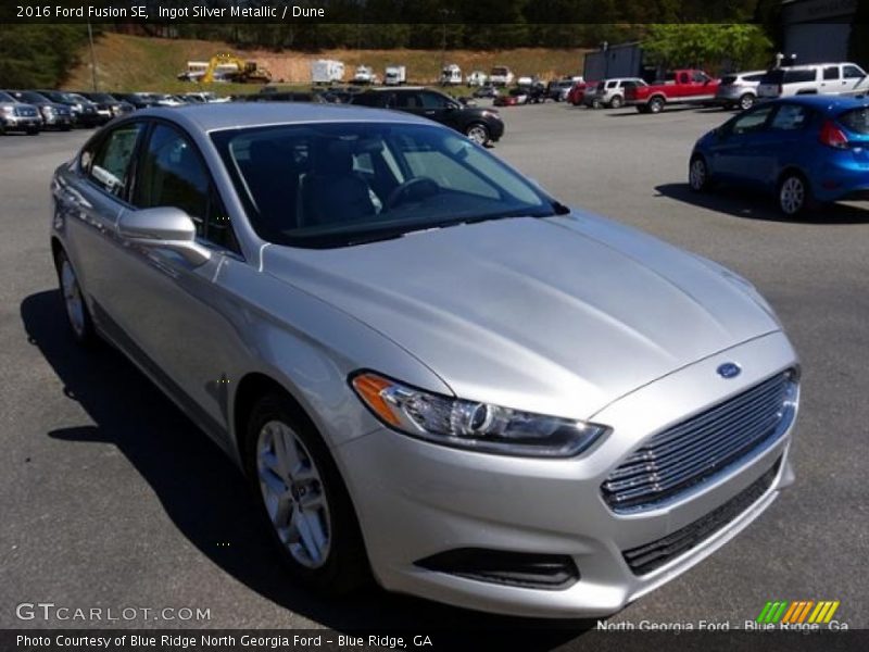Ingot Silver Metallic / Dune 2016 Ford Fusion SE