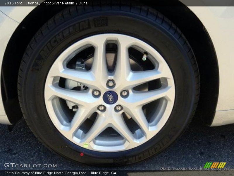 Ingot Silver Metallic / Dune 2016 Ford Fusion SE
