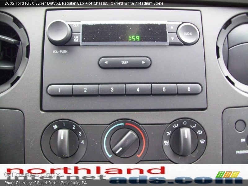 Oxford White / Medium Stone 2009 Ford F350 Super Duty XL Regular Cab 4x4 Chassis