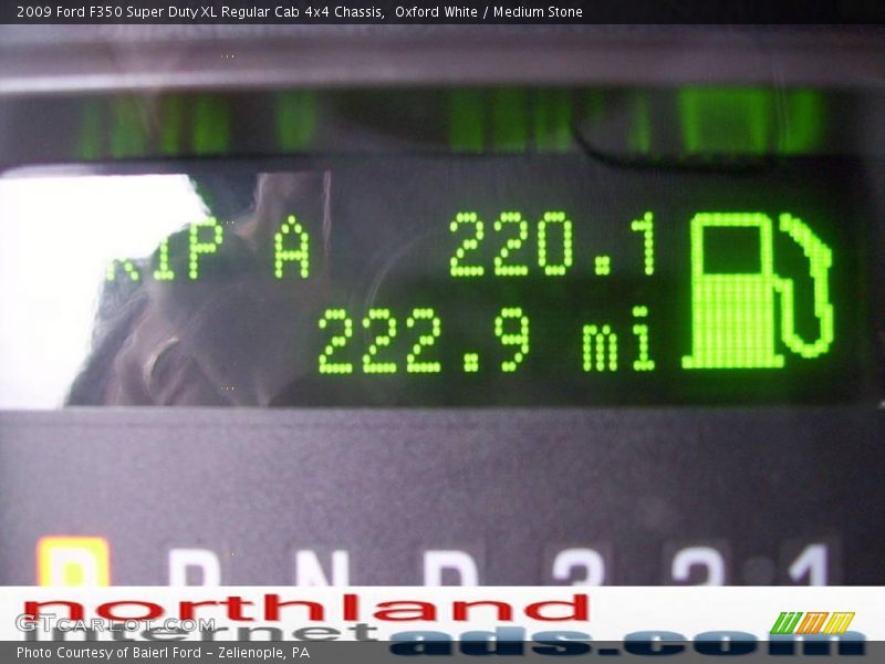 Oxford White / Medium Stone 2009 Ford F350 Super Duty XL Regular Cab 4x4 Chassis