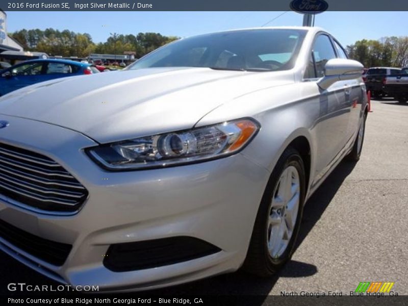 Ingot Silver Metallic / Dune 2016 Ford Fusion SE