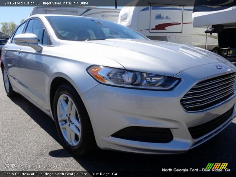 Ingot Silver Metallic / Dune 2016 Ford Fusion SE