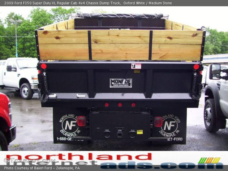 Oxford White / Medium Stone 2009 Ford F350 Super Duty XL Regular Cab 4x4 Chassis Dump Truck