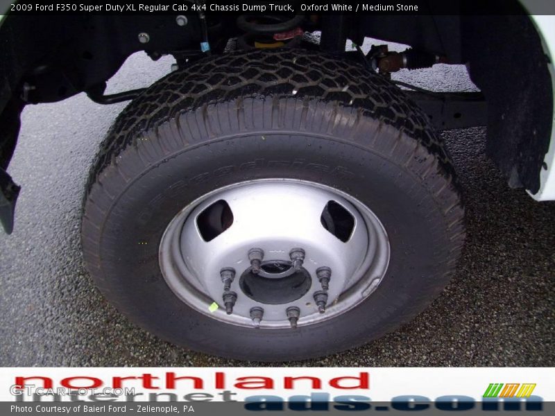 Oxford White / Medium Stone 2009 Ford F350 Super Duty XL Regular Cab 4x4 Chassis Dump Truck