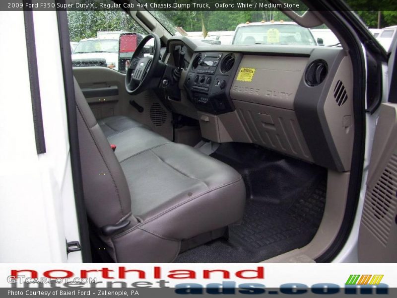 Oxford White / Medium Stone 2009 Ford F350 Super Duty XL Regular Cab 4x4 Chassis Dump Truck