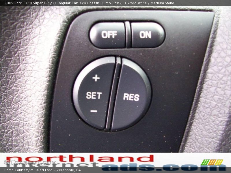 Oxford White / Medium Stone 2009 Ford F350 Super Duty XL Regular Cab 4x4 Chassis Dump Truck
