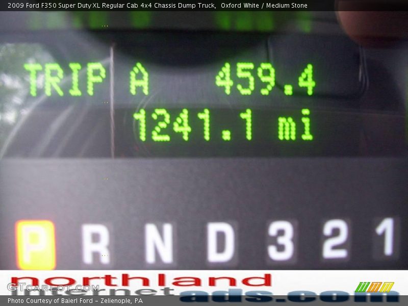 Oxford White / Medium Stone 2009 Ford F350 Super Duty XL Regular Cab 4x4 Chassis Dump Truck
