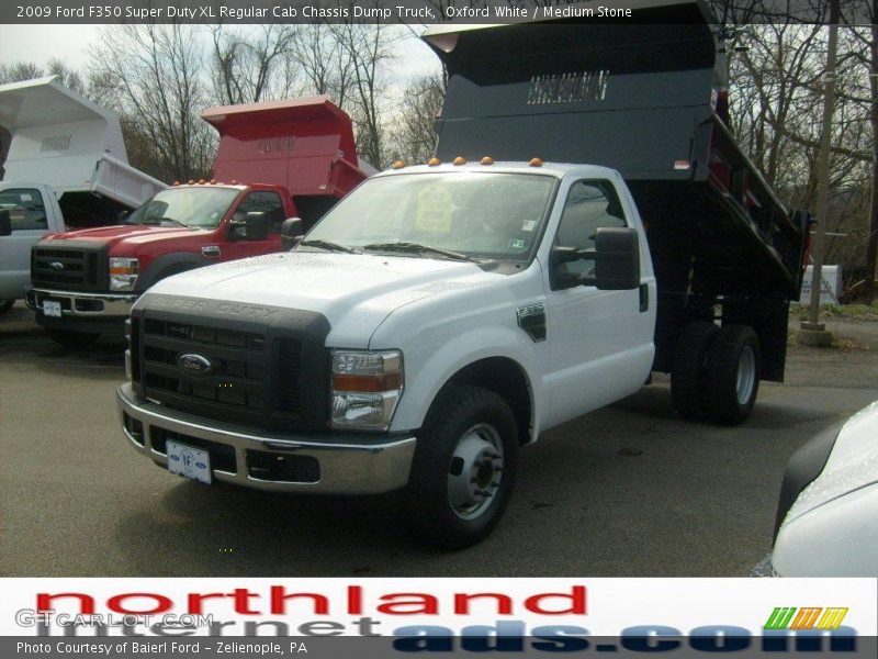 Oxford White / Medium Stone 2009 Ford F350 Super Duty XL Regular Cab Chassis Dump Truck