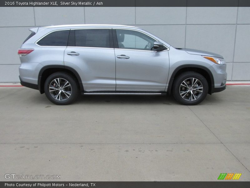 Silver Sky Metallic / Ash 2016 Toyota Highlander XLE