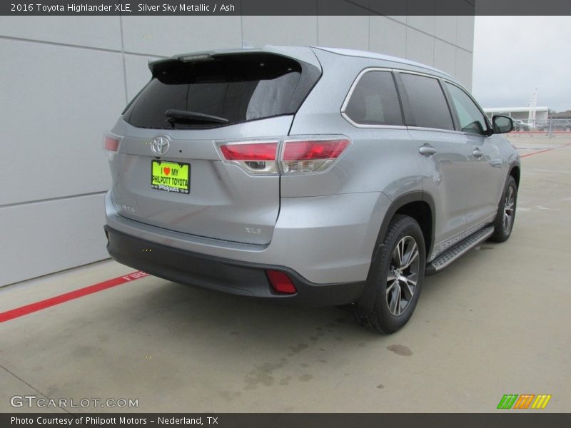 Silver Sky Metallic / Ash 2016 Toyota Highlander XLE
