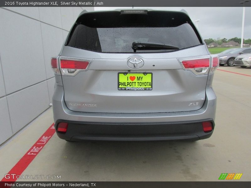 Silver Sky Metallic / Ash 2016 Toyota Highlander XLE