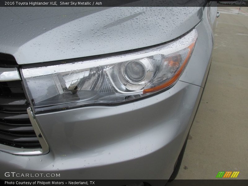 Silver Sky Metallic / Ash 2016 Toyota Highlander XLE