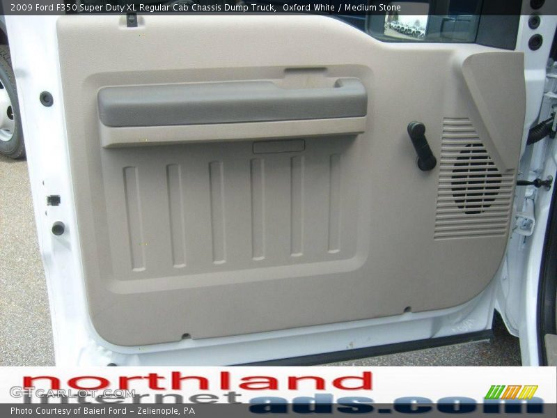 Oxford White / Medium Stone 2009 Ford F350 Super Duty XL Regular Cab Chassis Dump Truck